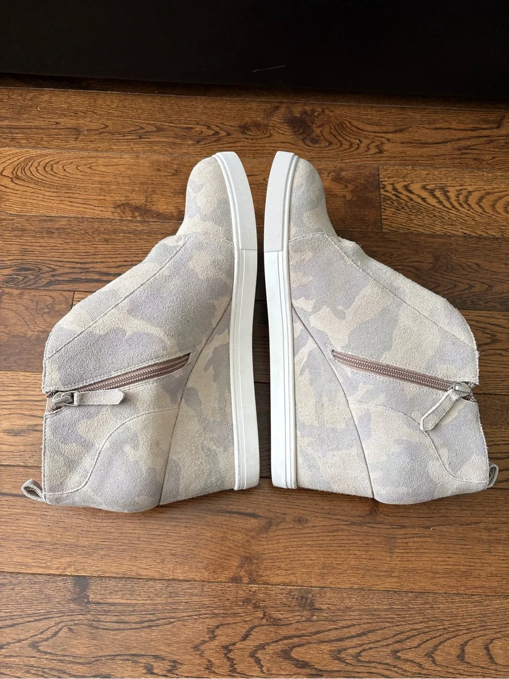 Linea Paolo Beige Gray Camouflage Suede Wedge Booties Size 13